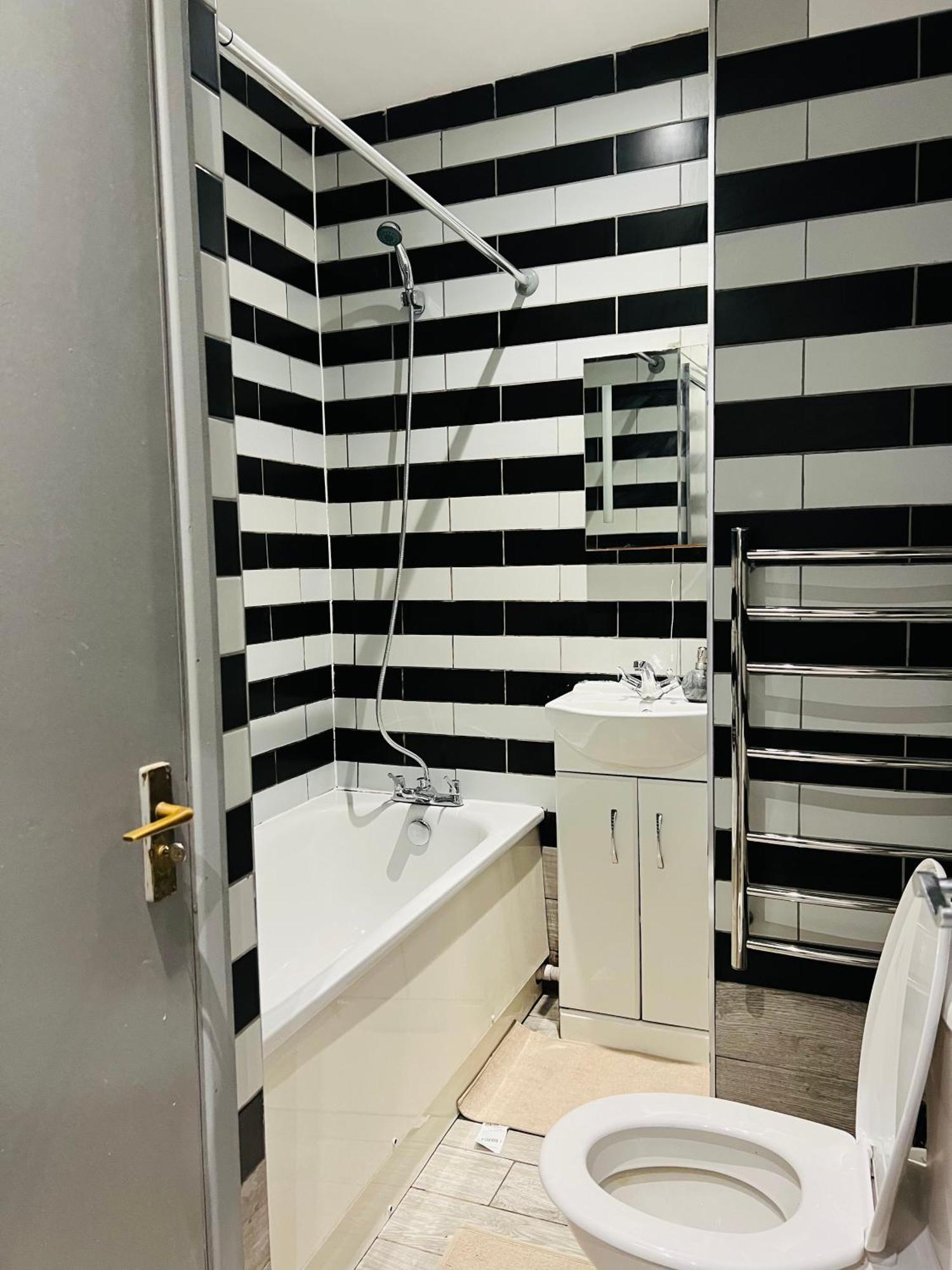 "Spacious Family, Friendly" 1 Bedroom In Kings Cross, St Pancras!!!118A Лондон Экстерьер фото